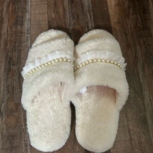 Elegant Cream Fuzzy Slippers with Pearl Detail